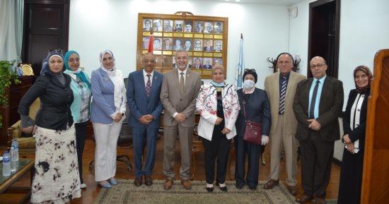 نائب رئيس جامعة الإسكندرية: المستشفيات الجامعية توفر كل الوسائل التعليمية لرفع الكفاءات العلمية لطلاب الطب