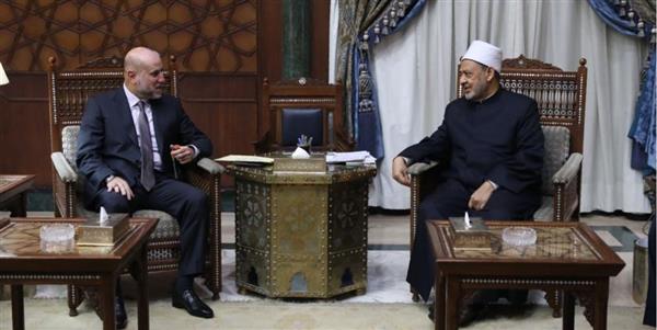 الرئيس الفلسطيني يشكر شيخ الأزهر على مراجعة مصحف "المسجد الأقصى"