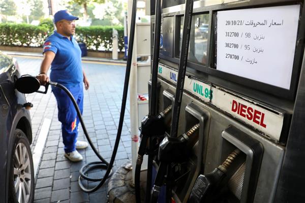 قفزة جديدة بأسعار الوقود في لبنان وارتفاع ملحوظ في سعر صرف الدولار أمام الليرة