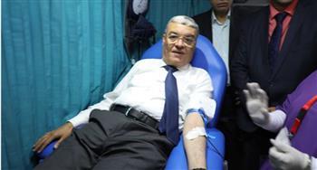 محافظ المنيا يشهد فعاليات حملة " انقاذ حياة" و يتبرع بدمه احتفالا باليوم العالمي للتبرع بالدم