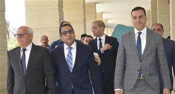 محافظ بورسعيد ورئيس «المركزي للتنظيم والإدارة» يتفقدان عددا من إدارات الديوان العام