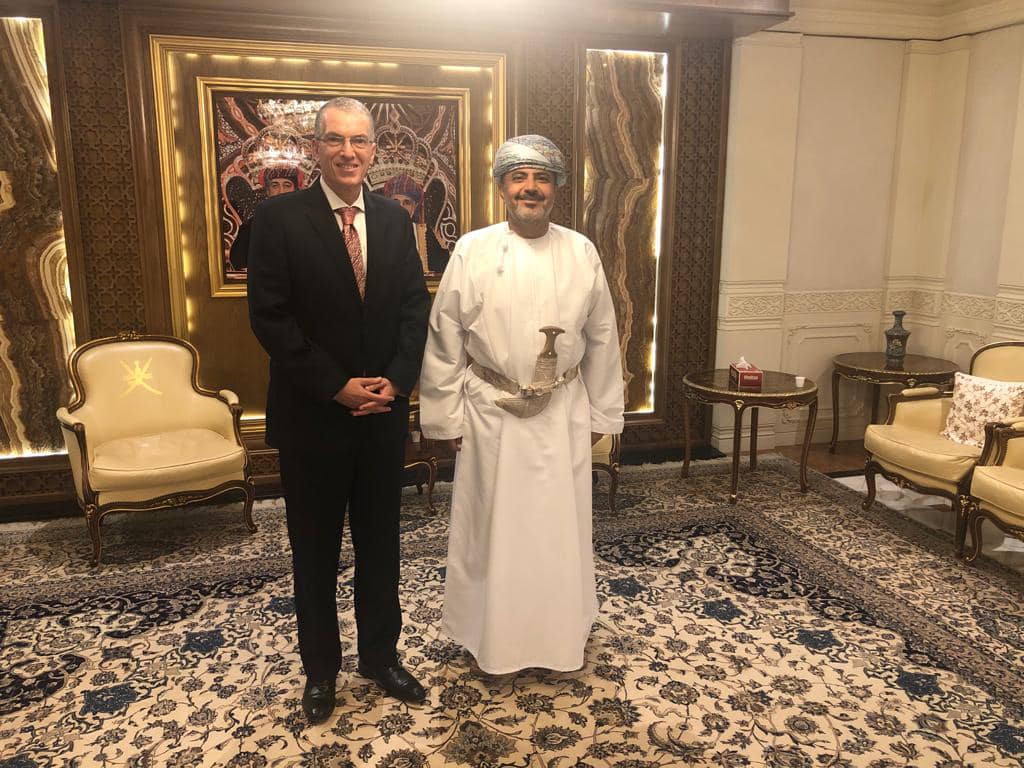 السفير المصري في مسقط يلتقي وزير النقل والاتصالات وتقنية المعلومات بـ عمان