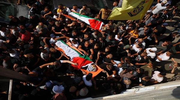 آلاف الفلسطينيين يُشيعون شهداء "جنين" شهداء "جنين"