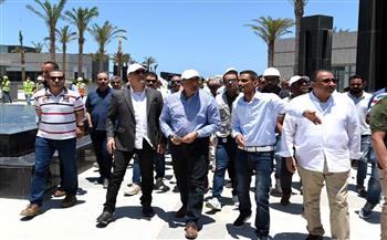   رئيس الوزراء يؤكد أهمية أعمال تطوير وتوسعة طريق "إسكندرية مطروح" الساحلي 