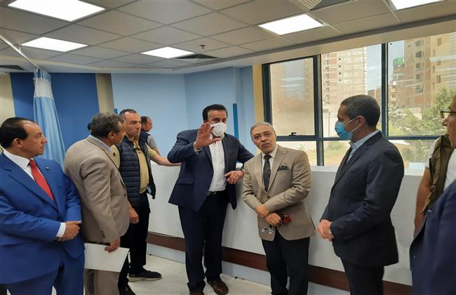وزير التعليم العالي يتفقد منشآت وتجهيزات مستشفيات جامعة طنطا