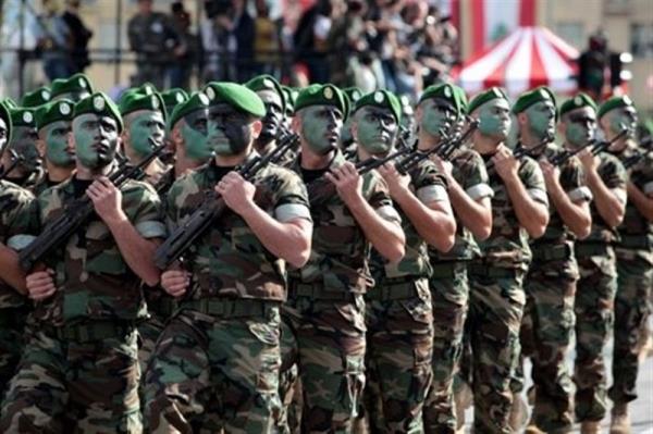 الجيش اللبنانى ينفذ مناورة بالذخيرة الحية تحاكي القضاء على مجموعة إرهابية