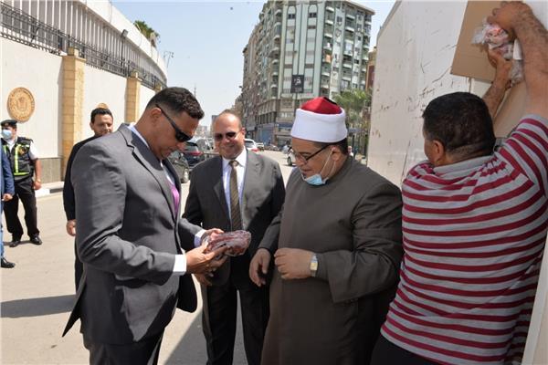 محافظ الدقهلية يشهد استلام وتسليم الدفعة التاسعة من لحوم صكوك الطعام 