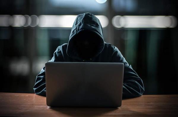 "القومى للمرأة" حملات توعوية حول الابتزاز الإلكتروني والتحرش عبر منصات التواصل الاجتماعى