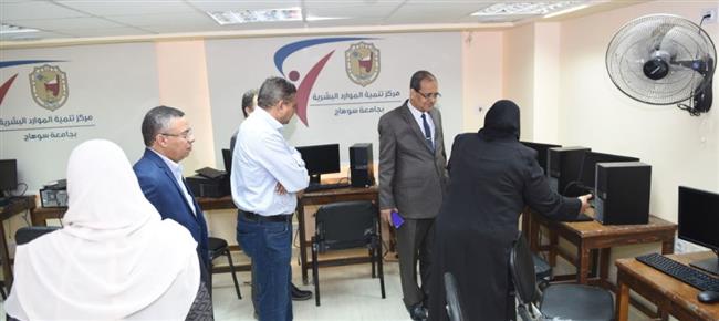 ٣٦ متدرب يشاركون في التدريب على منصة «ثينكي» thinqi  كنظام لإدارة التعلم بجامعة سوهاج 