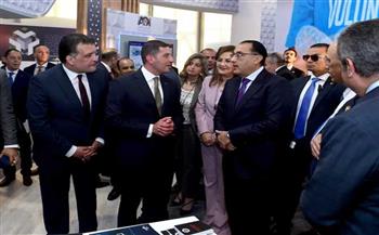   رئيس الوزراء يتفقد معرض الأعمال الخاص في شرم الشيخ