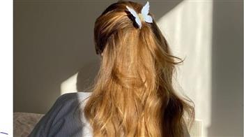 تعرفِ  على أحدث صيحات مشابك الشعر  لموسم صيف ٢٠٢٢  