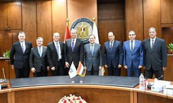 توقيع مزكرة تفاهم مباحثات بين وزير البترول ورئيس شركة شيفرون العالمية