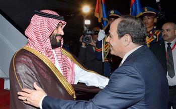   الرئيس السيسي يستقبل ولي عهد السعودية بمطار القاهرة 