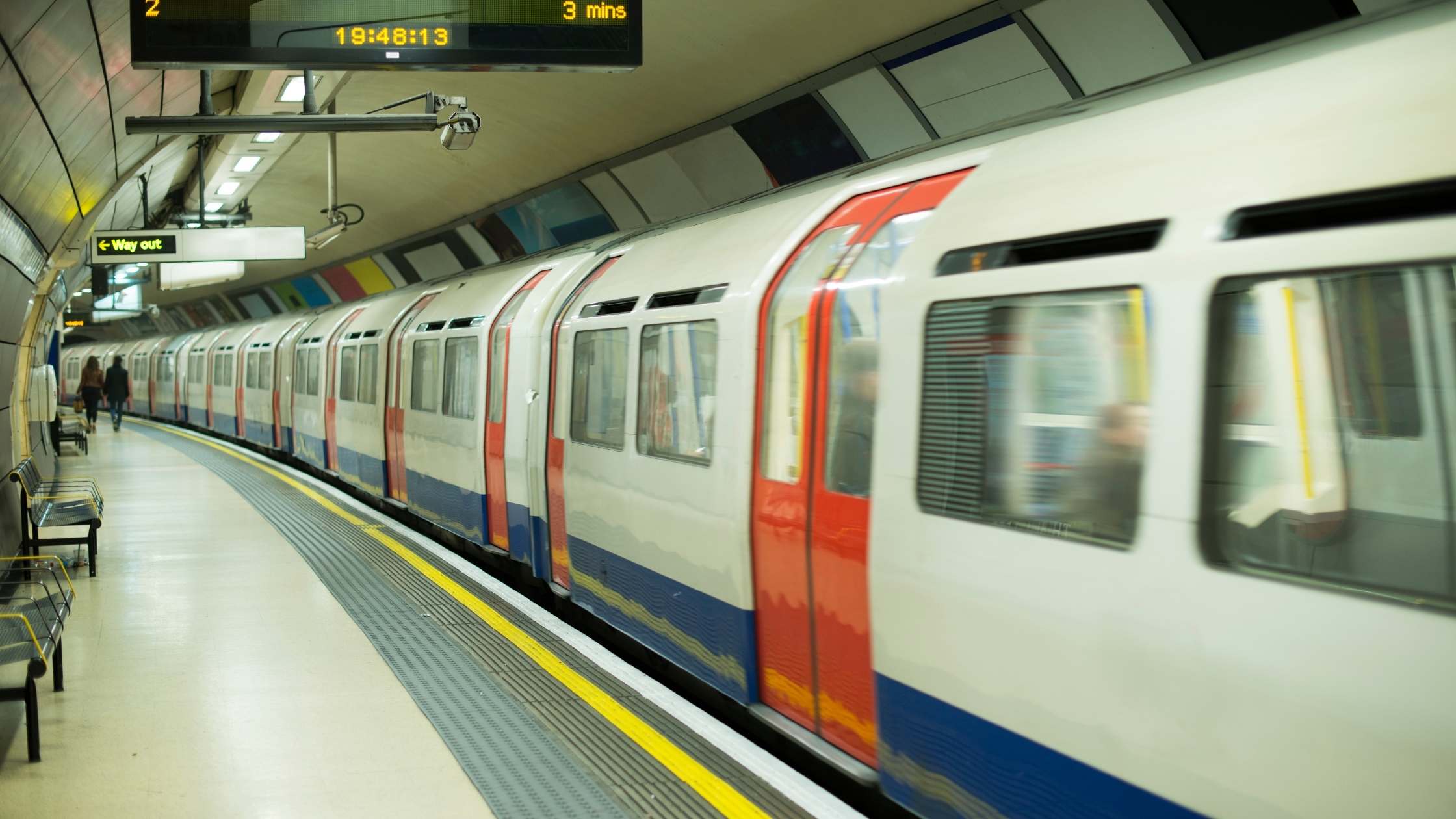 عمال مترو أنفاق لندن يبدأون إضرابا لمدة 24 ساعة