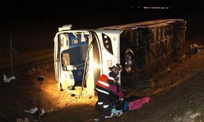 إصابة 13 شخصا فى انقلاب أتوبيس بالشرقية