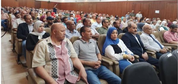 رئيس مجلس إدارة "المعصرة للصناعات الهندسية" يجتمع بالعاملين