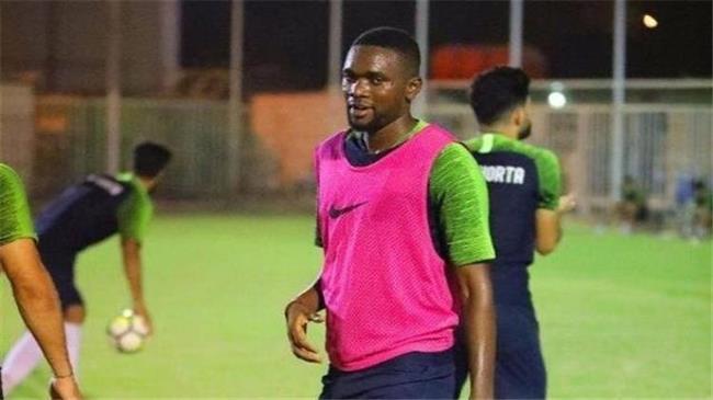 حديث ودي بين «فيريرا» ومعروف يوسف قبل مواجهة الزمالك والبنك الأهلي