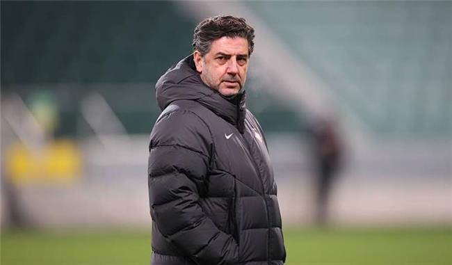 «فيتوريا» مديراً فنياً للأهلي لمدة موسمين