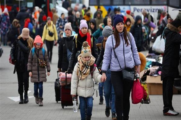 بولندا تستقبل 4.29 مليون لاجئ فروا من أوكرانيا منذ بداية العملية الروسية