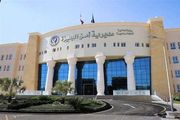 الأجهزة الأمنية بالجيزة تقدم المساعدة لسيدة بنقلها إلى إحدى المستشفيات