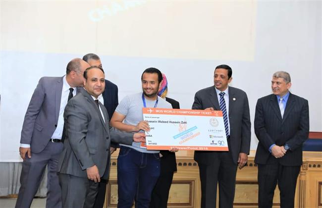 محافظ مطروح يهنىء الموهوبين  والمتميزين علميا ورياضيا  وغيرها من المجالات  