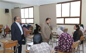 بدء امتحانات الدراسات العليا بكليتى الآداب والهندسة بجامعة جنوب الوادي 