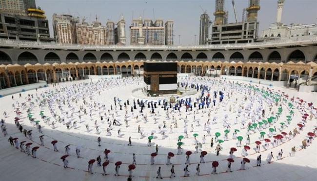 هل يجوز للوالدين الحج على نفقة ابنتهما؟.. الإفتاء تجيب