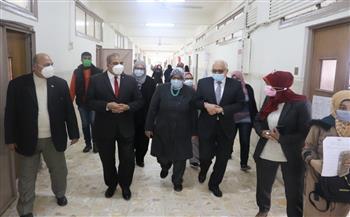 نائب رئيس جامعة الأزهر يتفقد كليات فرع البنات ويشدد على توفير المناخ المناسب للطالبات