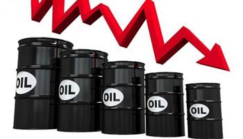   تراجع أسعار النفط في بداية التعاملات اليوم