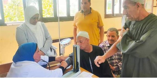 الكشف على 384 مواطنا في قافلة سكانية شاملة بقرية الروضة بالمحمودية 