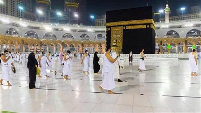 هل يجوز للمحرم أو المحرمة أن يغطي نفسه بشيء؟.. الإفتاء تجيب