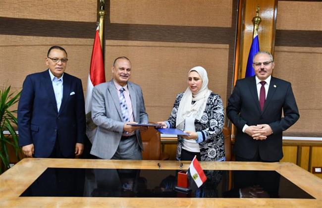 كلية صيدلية جامعة قناة السويس توقع بروتوكولًا مع نقابة الصيادلة بالشرقية