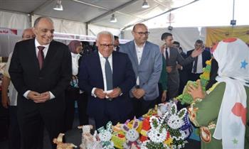  محافظ بورسعيد وأعضاء لجنة المشروعات بمجلس النواب يتفقدون معرض «صنع في بورسعيد»