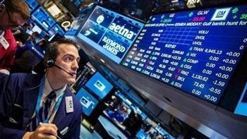   سوق الأسهم الأمريكية يغلق على انخفاض 