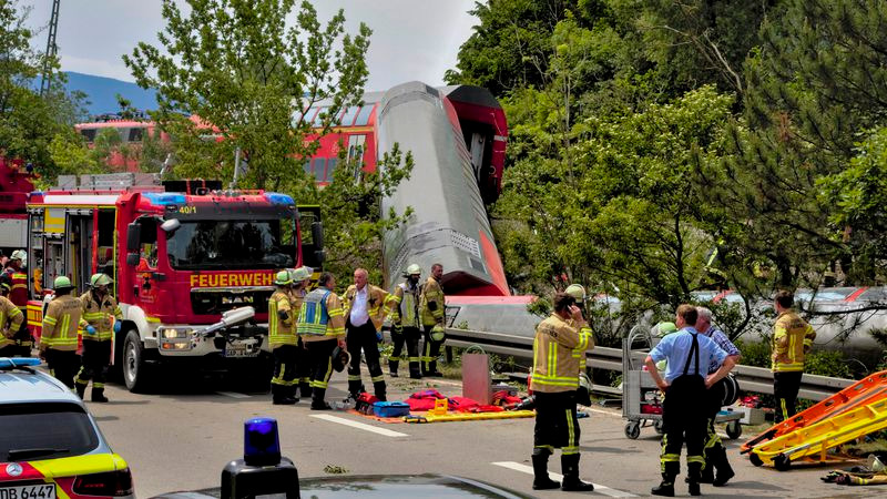 ارتفاع عدد ضحايا حادث قطار بجنوب ألمانيا إلى 60 شخصًا