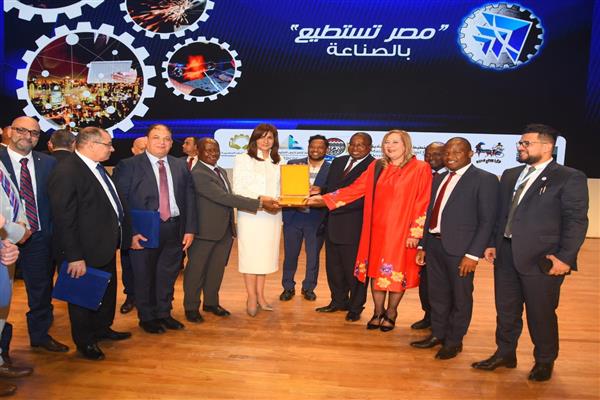 الهجرة تعلن ثمار مباشرة لمشاركة أفريقيا في مؤتمر «مصر تستطيع بالصناعة»