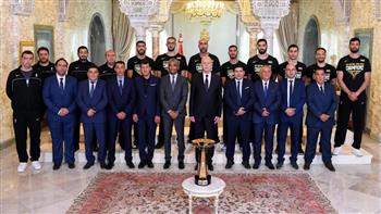   الرئيس التونسي يستقبل فريق الاتحاد الرياضي المنستيري لكرة السلة بمناسبة فوزه ببطولة إفريقيا