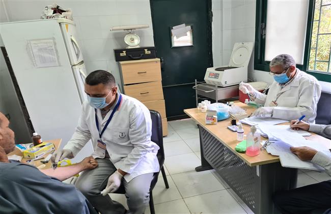 الكشف على 1455 مواطنًا من العوامر بإيتاي البارود في قافلة طبية مجانية