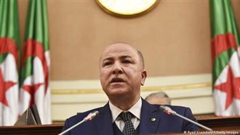 رئيس الوزراء والوزير الأول الجزائري يشهدان مراسم توقيع عدد من الوثائق في عدة مجالات تخدم التعاون الثنائي بي