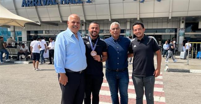 اتحاد الرماية ووفد من الشباب والرياضة يستقبل بطل الرماية عزمي محيلبة بمطار القاهرة 