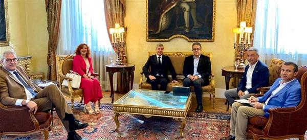 وزير السياحة يستهل زيارته لـ روما بلقاء رئيس اتحاد شركات السياحة الإيطالية