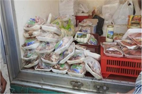 إعدام 11 طنا و805 كيلو أغذية متنوعة غير صالحة للاستهلاك الآدمي بالغربية