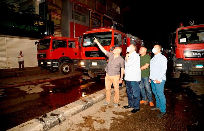 محافظ أسيوط يتفقد أعمال السيطرة على حريق بأحد الابراج بحى غرب