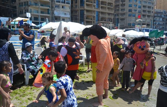 «خليك إيجابي».. مهرجان ترفيهى لمرضي السرطان بشاطئ المندرة 