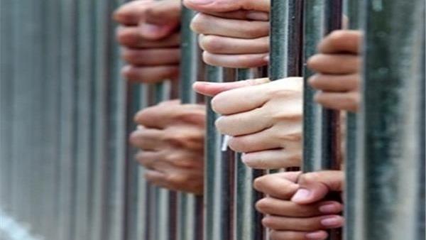 النيابة تأمر بحبس 3 تجار الصنف فى العاصمة