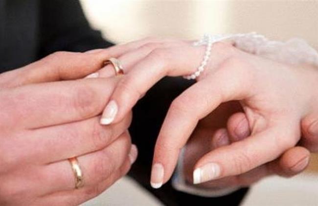 مهر الزوجة.. هل يبطل الزواج بدونه أو في حالة اقتراضه؟