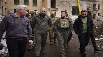   زيلينسكى يقلد الجنود الأوكرانيين أوسمة فى «زاباروجيا»