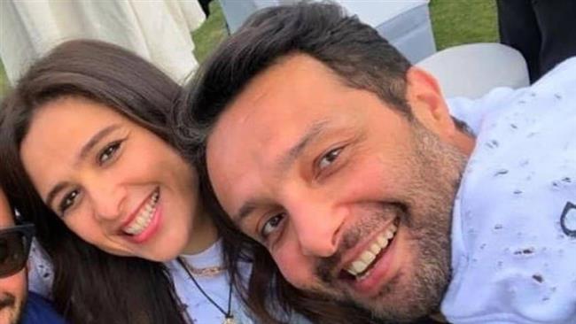 ياسمين عبد العزيز لشقيقها : «أتوكس ياللي بعت أختك بعربية مرسيدس»