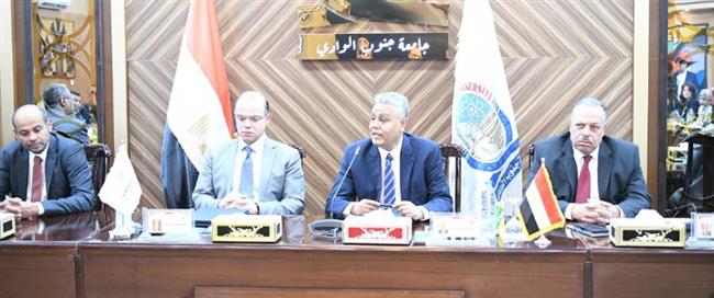 " الطيبى "يشهد توقيع بروتوكول تعاون  مع جامعة جنوب الوادي بقنا