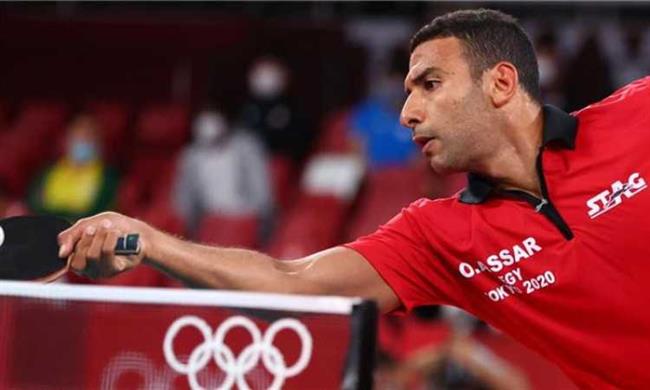 رئيس اللجنة الأولمبية يلتقى لاعب منتخب تنس الطاولة عمر عصر